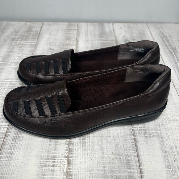 Easy Street Genesis Loafer Flat Brown- Size 8.5 - Picture 13 of 17